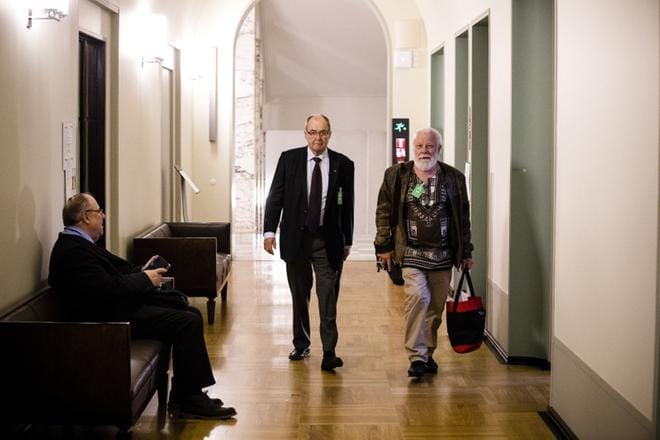Eduskunnan sosiaali- ja terveysvaliokunta järjesti viime viikolla julkisen kuulemisen kansalaisaloitteesta, jolla pyritään saamaan Suomeen eutanasian salliva laki. Aloitteen tehneet Iiro Viinanen ja Ilkka Taipale olivat valiokunnan kuultavina.KUVA: JOEL MAISALMI