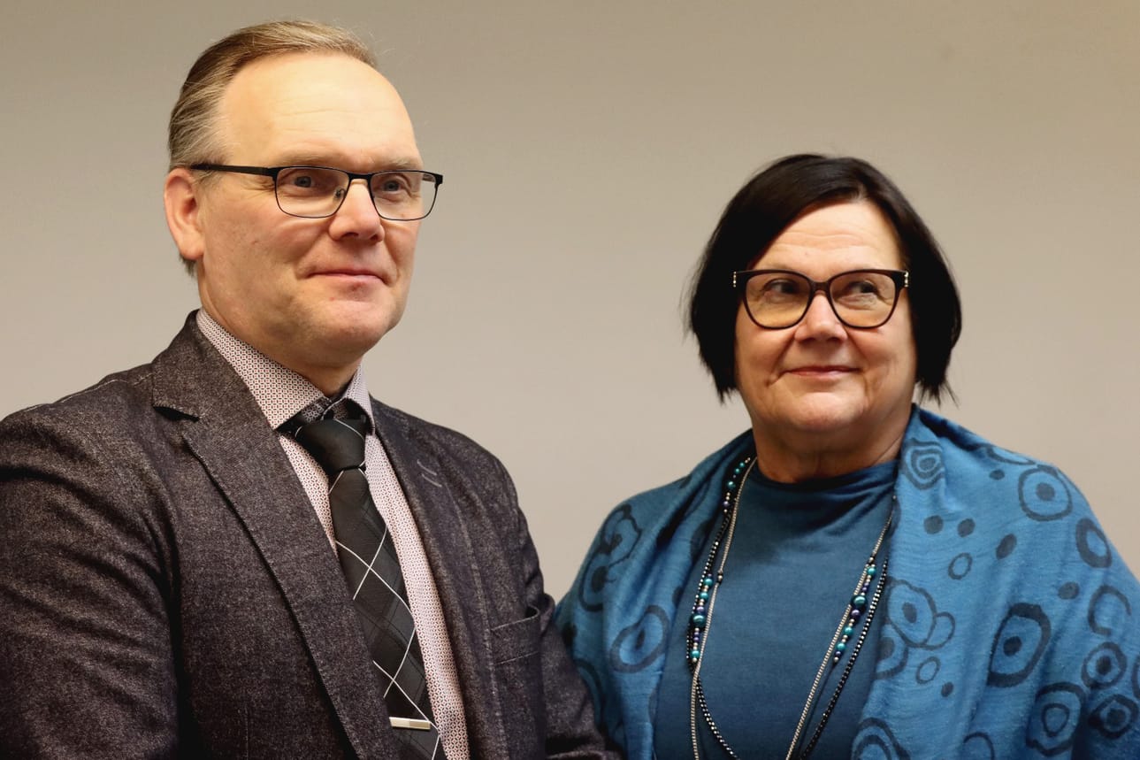 Päivi Isuls jatkaa piirin puheenjohtajana. Pentti Ahopelto on yhä varapuheenjohtaja. Arkistokuva.