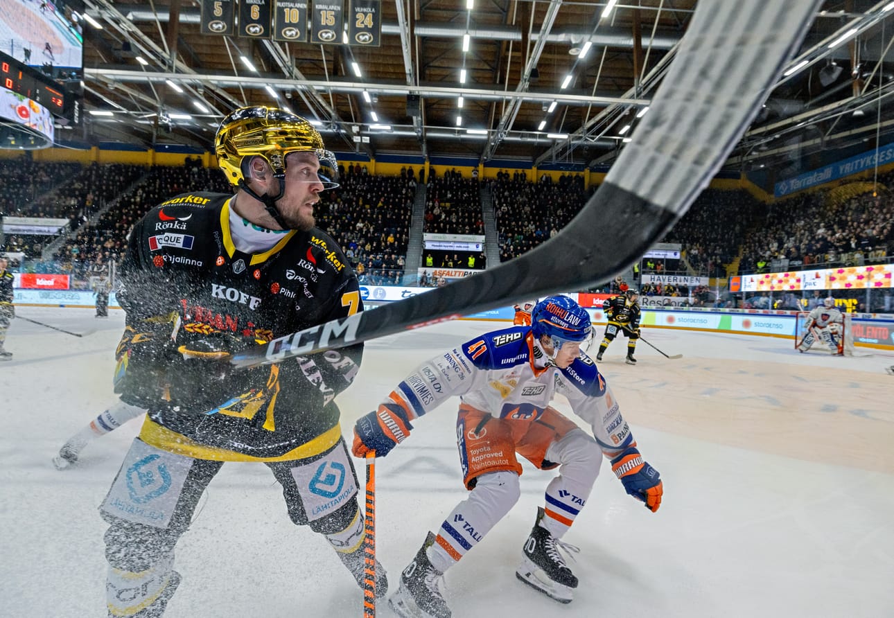 Teemu Turunen oli Kärppien paras pistemies alkukaudella. Hän iski 19 otteluun tehot 9+6=15.