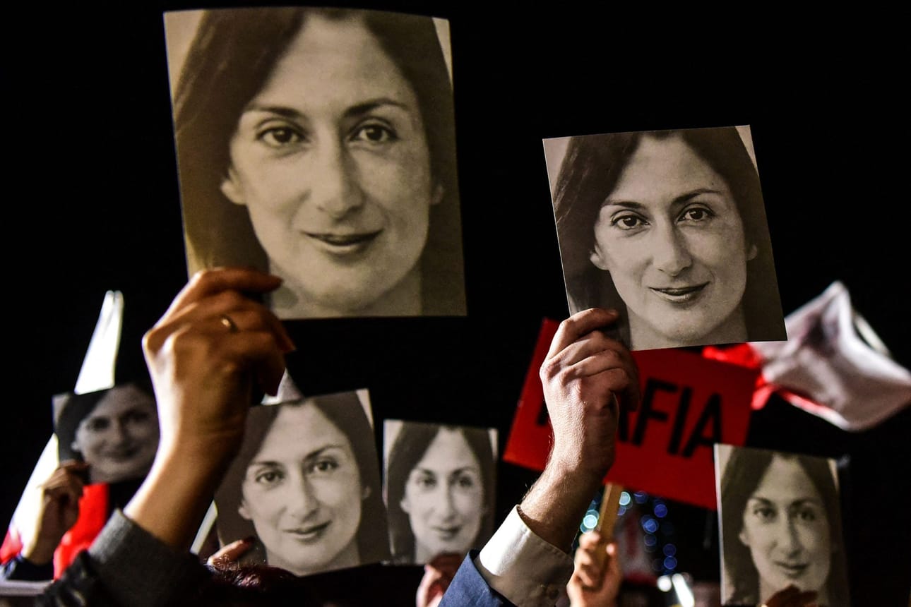 Maltalaisten poliitikkojen korruptiota tutkinut toimittaja Daphne Caruana Galizia sai surmansa autopommi-iskussa vuonna 2017. LEHTIKUVA/AFP