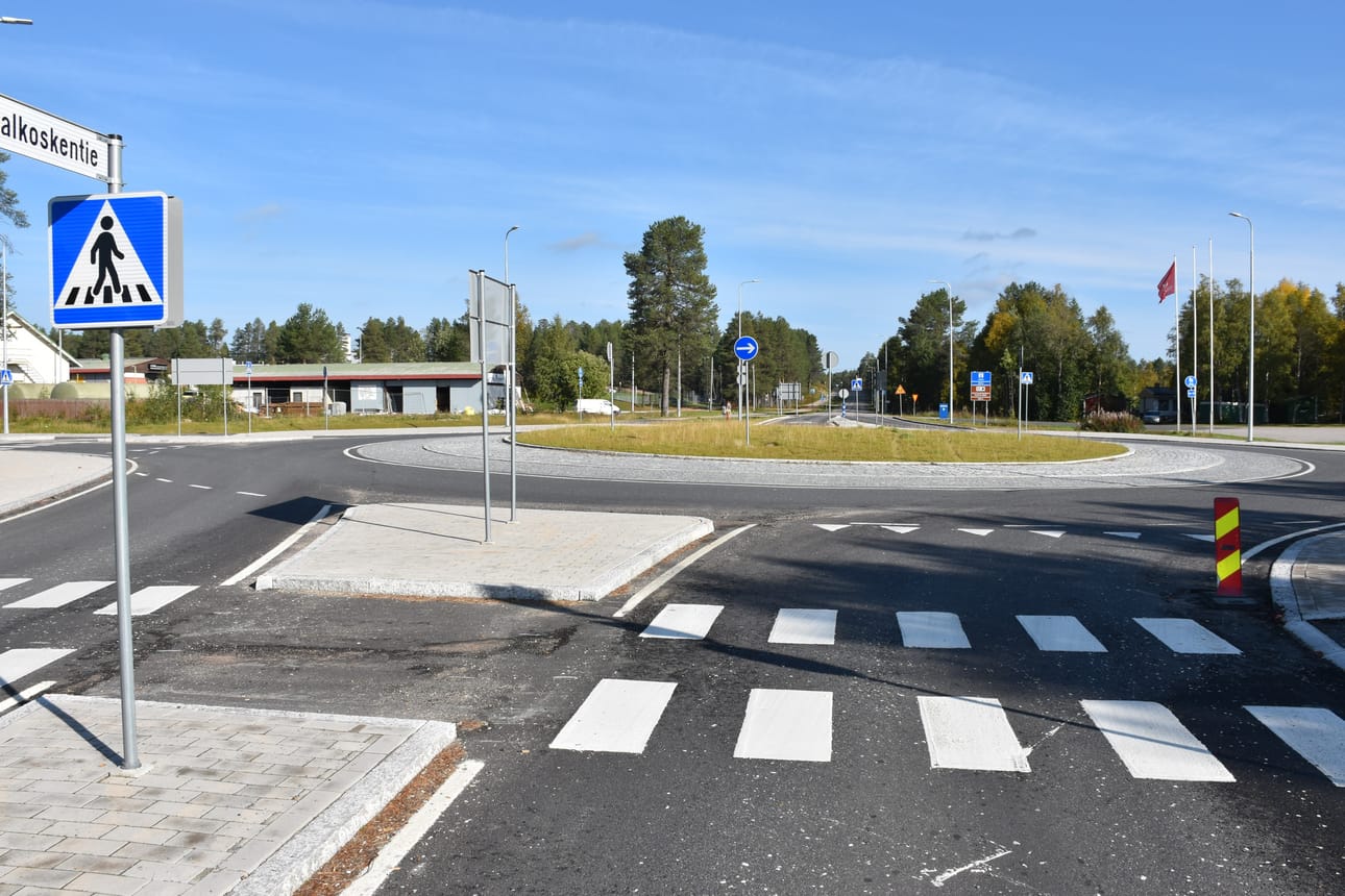 Posion kunnan Paula Suomiselta tilaama taideteos tulee Posion keskustan kiertoliittymän keskelle alueelle, joka on nyt nurmetettuna.