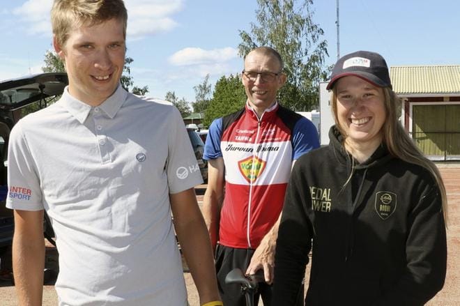 Oskari, Laura ja Arto Vainionpää ovat alkujaan Jurvasta lähtöisin ja viikonlopun SM-kisat oli heille kuin kotikisat. Arto voitti ja Laura ja Oskari olivat neljänsiä. KUVA: JORMA HAVULA