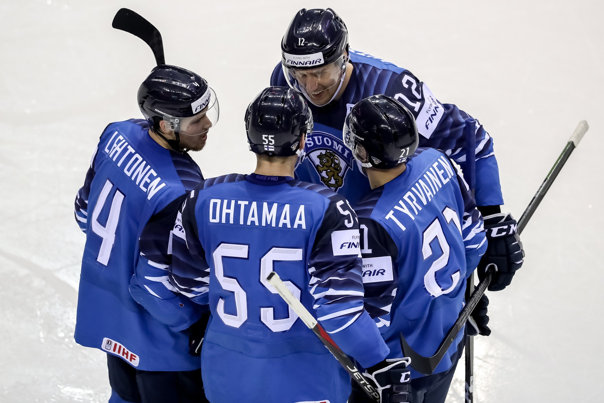 Leijonat pelasivat vahvan toisen erän, ja karkasi kolmen maalin johtoon.