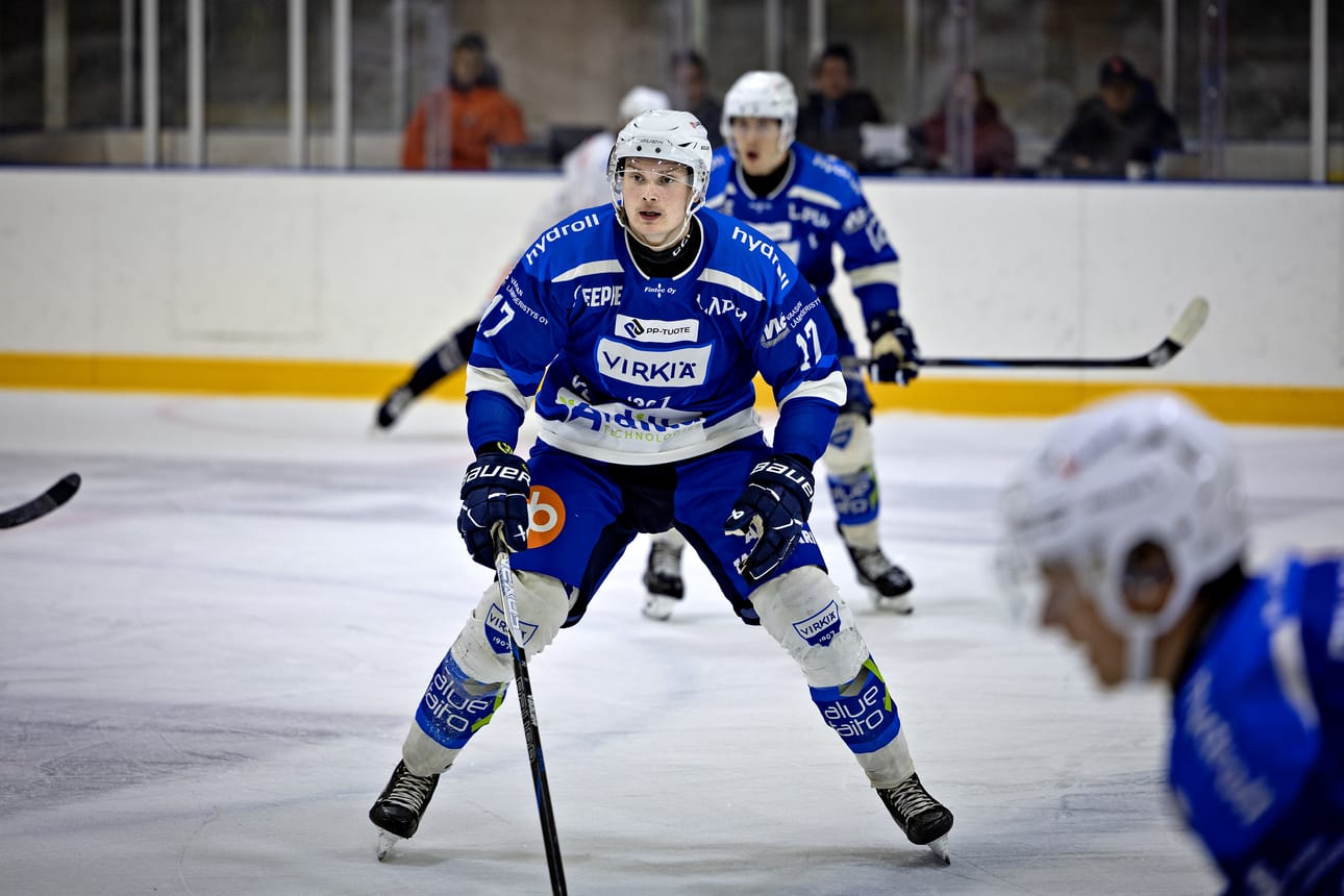 Vaasan Sportin joukkueista tuttu hyökkääjä Viljami Haarala, 22, pelaa tällä kaudella Suomi-sarjaa Virkiässä. Hänen tehonsa ovat ennen perjantaita 8+12. Arkistokuva.
