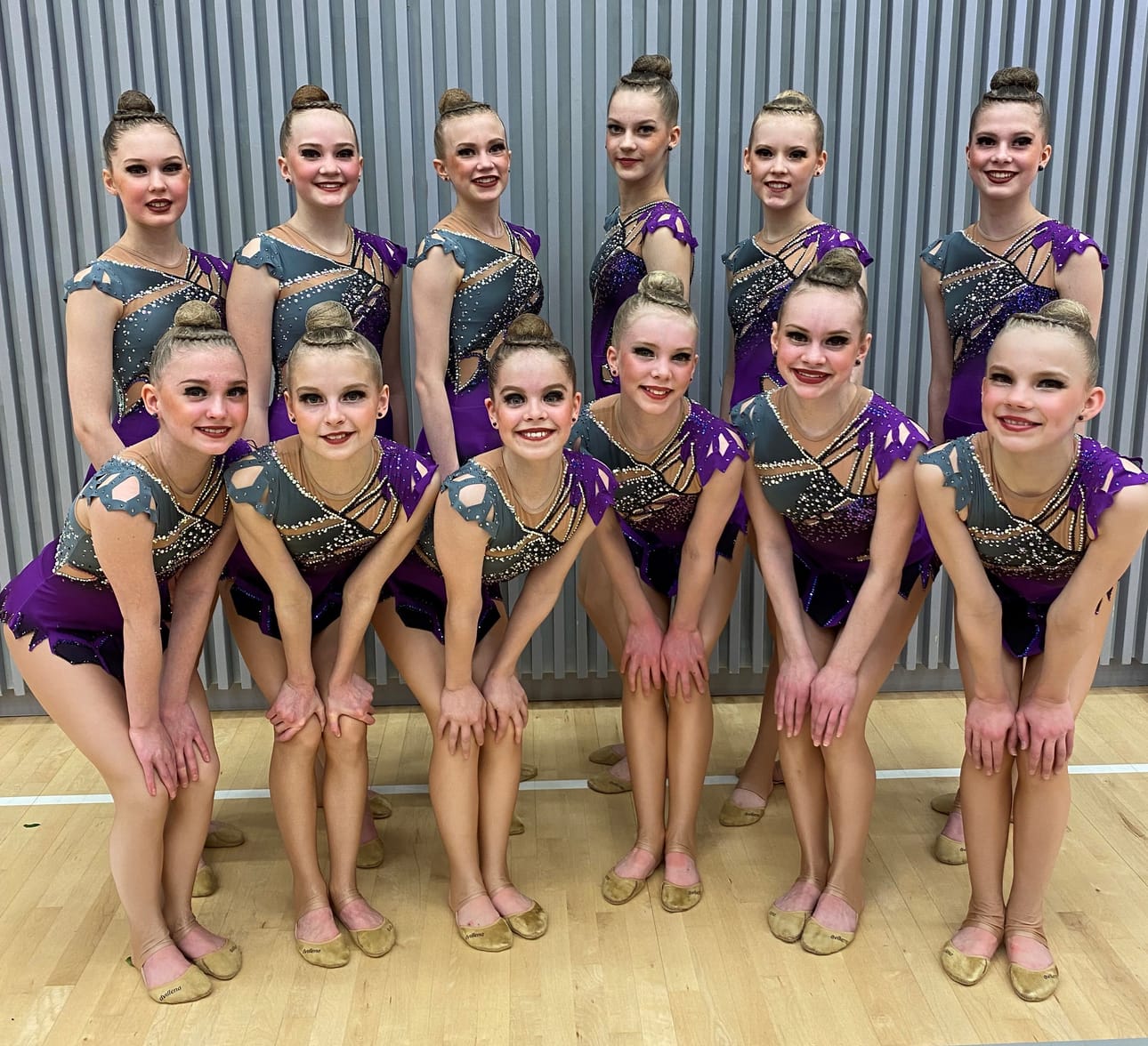 Olivia Hakala, Emma Jylhä, Ilona Kulmala, Oona Kuusela, Milla Latvatalo, Amanda Liinamaa, Matilda Mattila, Meeri Männistö, Ronja Rantanen, Vilhelmiina Nieminen, Nessa Ylä-Ilomäki ja Sanni Seppälä kilpailivat viikonloppuna Oulussa SM-kisoissa.