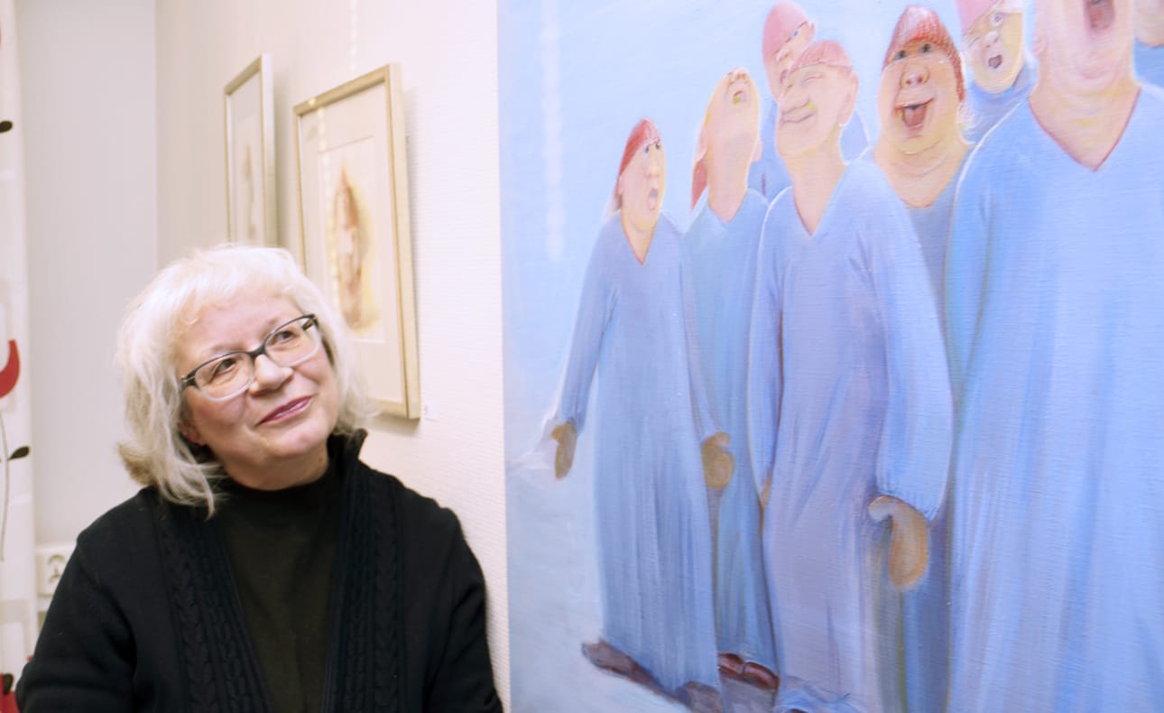 Maire K. Mannisen tauluista löytyy huumoria.