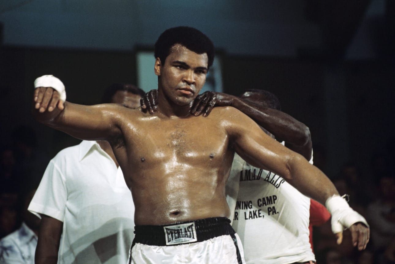 Muhammad Ali treenaamassa vuonna 1976. Ali oli kaikkien aikojen nyrkkeilijälegenda.