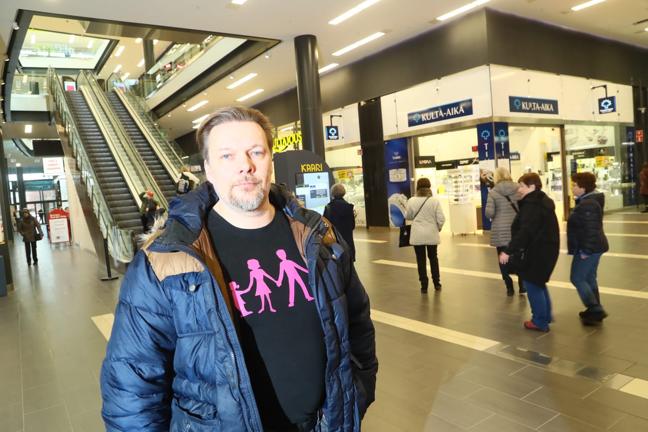 Aloitteen alullepanija Jukka-Pekka Rahkonen sanoi, että taistelu jatkuu, vaikka kansalaisaloite avioliiton säilyttämisestä miehen ja naisen välisenä kaatui eduskunnassa.