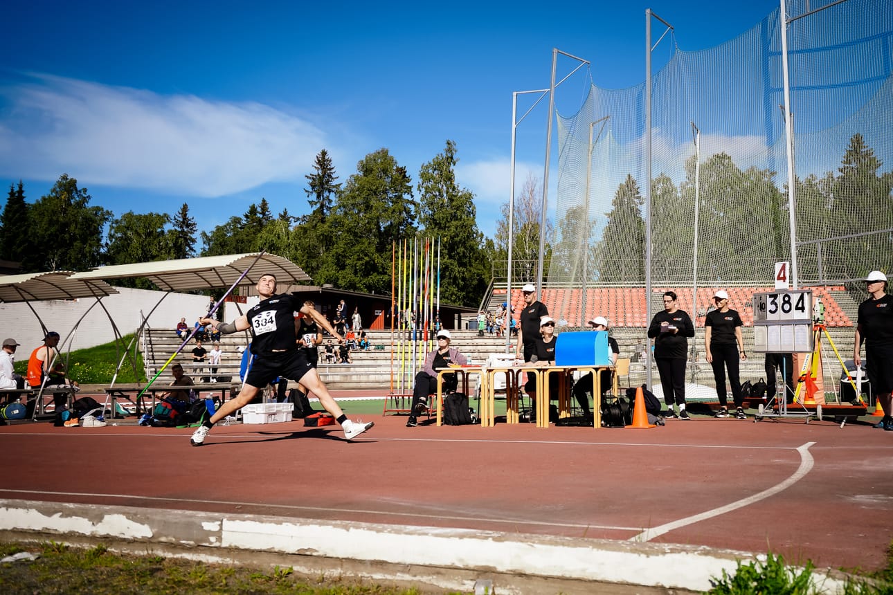 Aki Parviaisen veljenpoika Aku Parviainen voitti M19-sarjan keihäskultaa sunnuntaina Vaasassa.