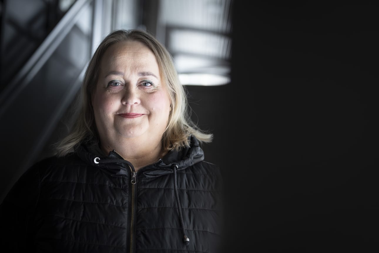 Helena Kivimäki on kärsinyt traumaperäisestä stressihäiriöstä lähes koko elämänsä. Pahimmillaan se vei häneltä täysin toimintakyvyn.