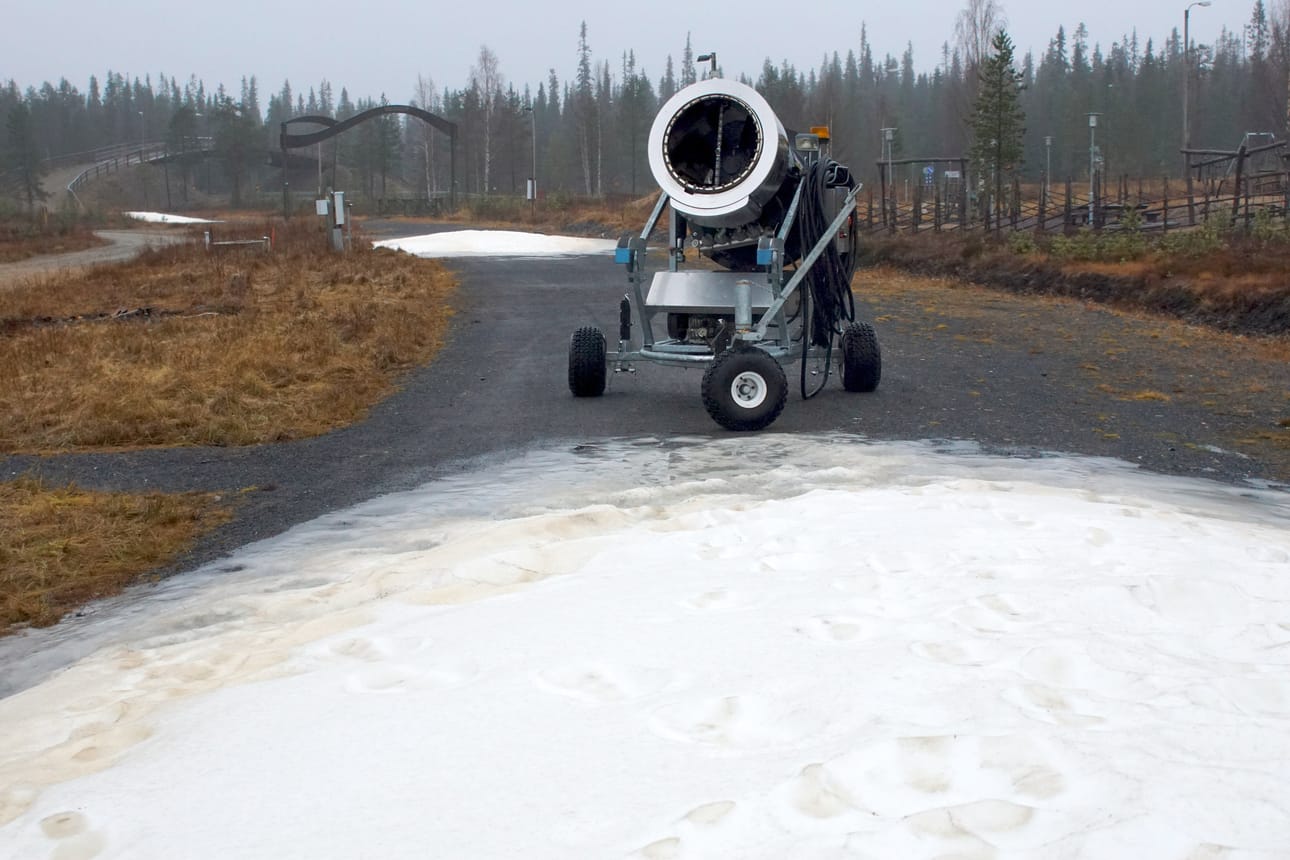 Latujen lumetus on aloitettu Syötteellä. Kuva viime syksyltä.