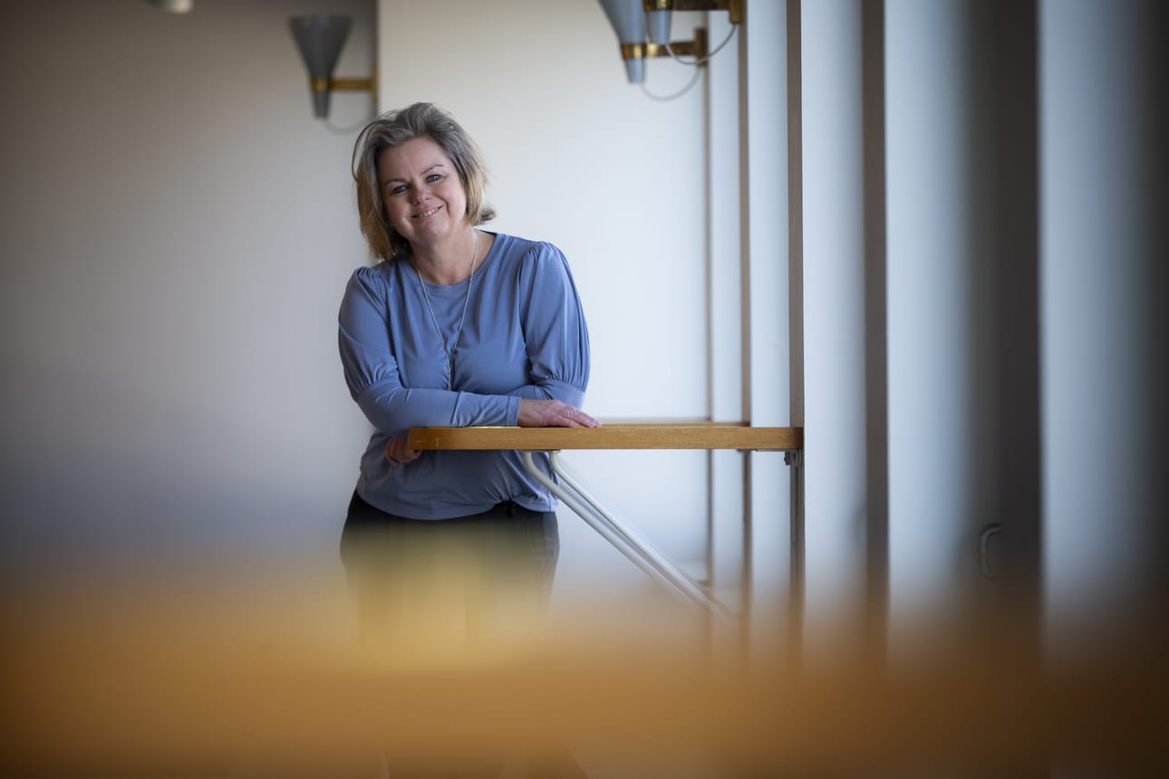 Ann-Luise Bertell työstää parhaillaan Finlandia-palkintoehdokkaana ollutta Oma maa -romaaniaan Wasa Teaterin näyttämölle.