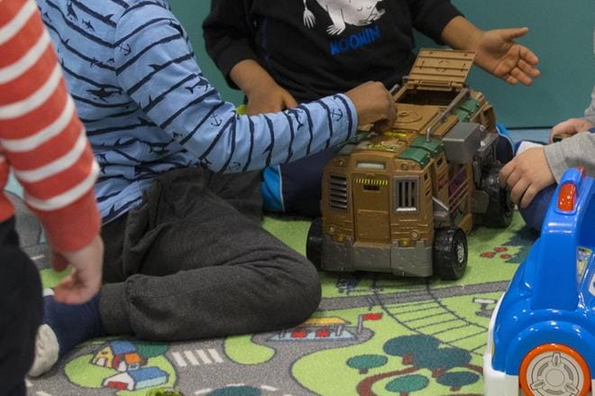 Mustasaari lomauttaa varhaiskasvatuksen työntekijöitä, sillä useimmat päiväkotilapset ovat kotihoidossa koronaepidemian aikana. ARKISTOKUVA: MINNA ANTILA