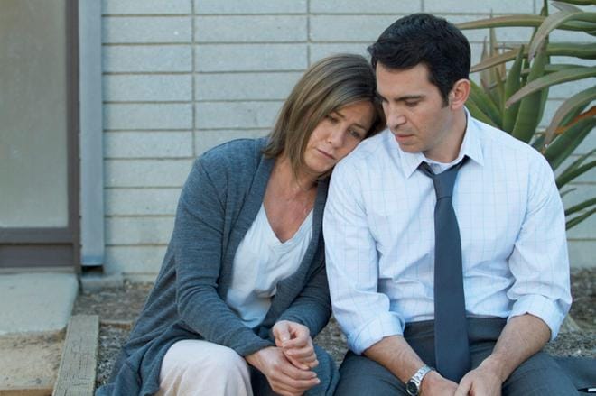 Jennifer Aniston taistelee kipujensa kanssa Cake-draamassa, Sam Worthington lohduttaa. KUVA: Hero