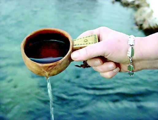 Pyhää vai ei . Sulaojan vedestä on noussut Utsjoella iso riita.