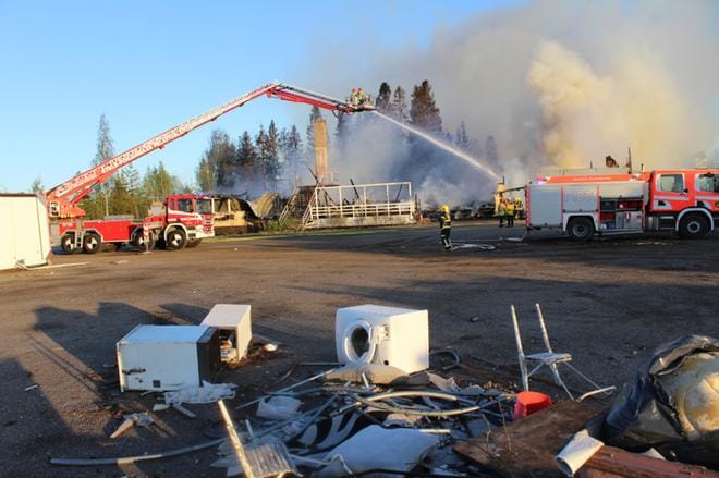 Alavuden nuorisoseurantalo tuhoutui sunnuntai-iltana. KUVA: REIJO HEIKKILÄ