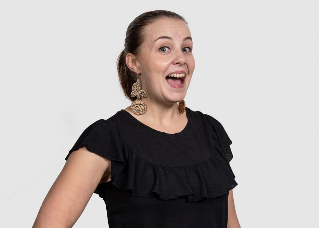 Iloinen Johanna Rinta-aho on työnsä kautta tuttu myös monelle ähtäriläislapselle.