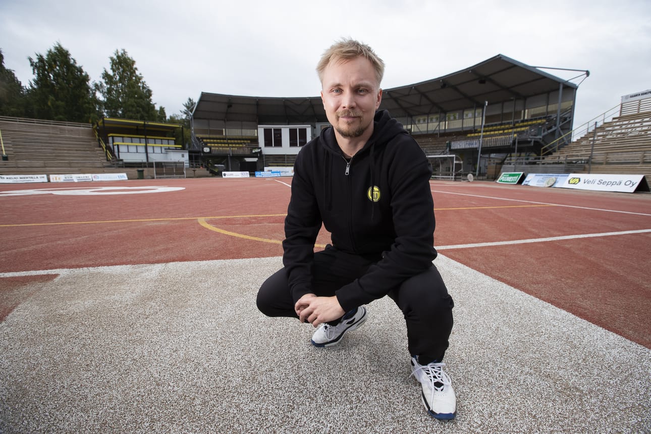 Arttu Jurvakainen on käynyt tällä stadionilla aiemmin vierasjoukkueen bussilla, mutta pian tästä tulee miehen kotikenttä.