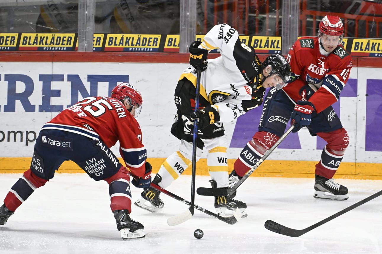 Aleksi Antti-Roiko ja Kärpät jäivät pahasti alakynteen HIFK:ta vastaan hyvän avauserän jälkeen.