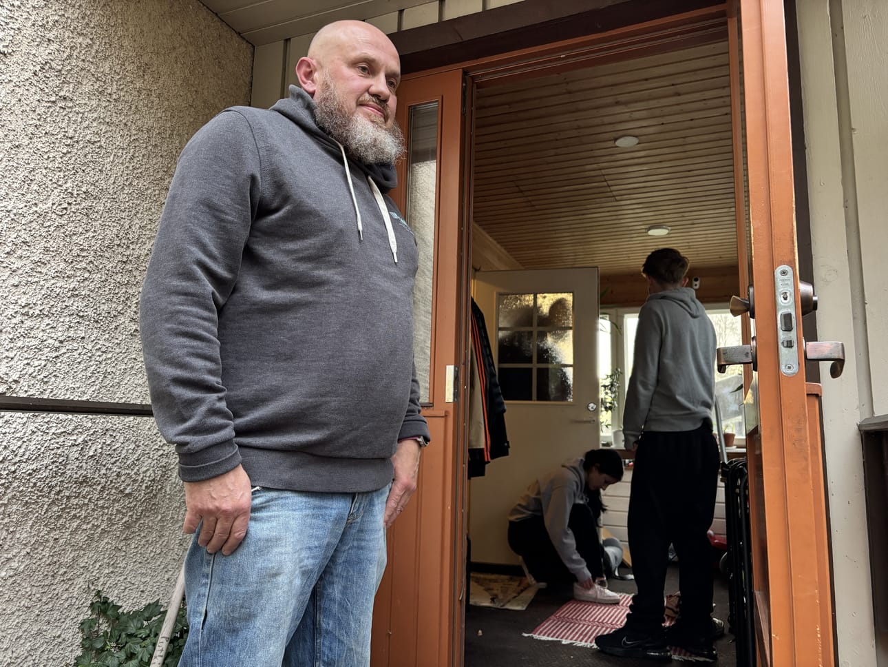 Petri Honkasella on 18- ja 15-vuotiaat lapset, jotka asuvat vuoroviikoin äitinsä luona. Järjestely on toiminut hyvin, koska kumpikin vanhempi joustaa tarvittaessa.