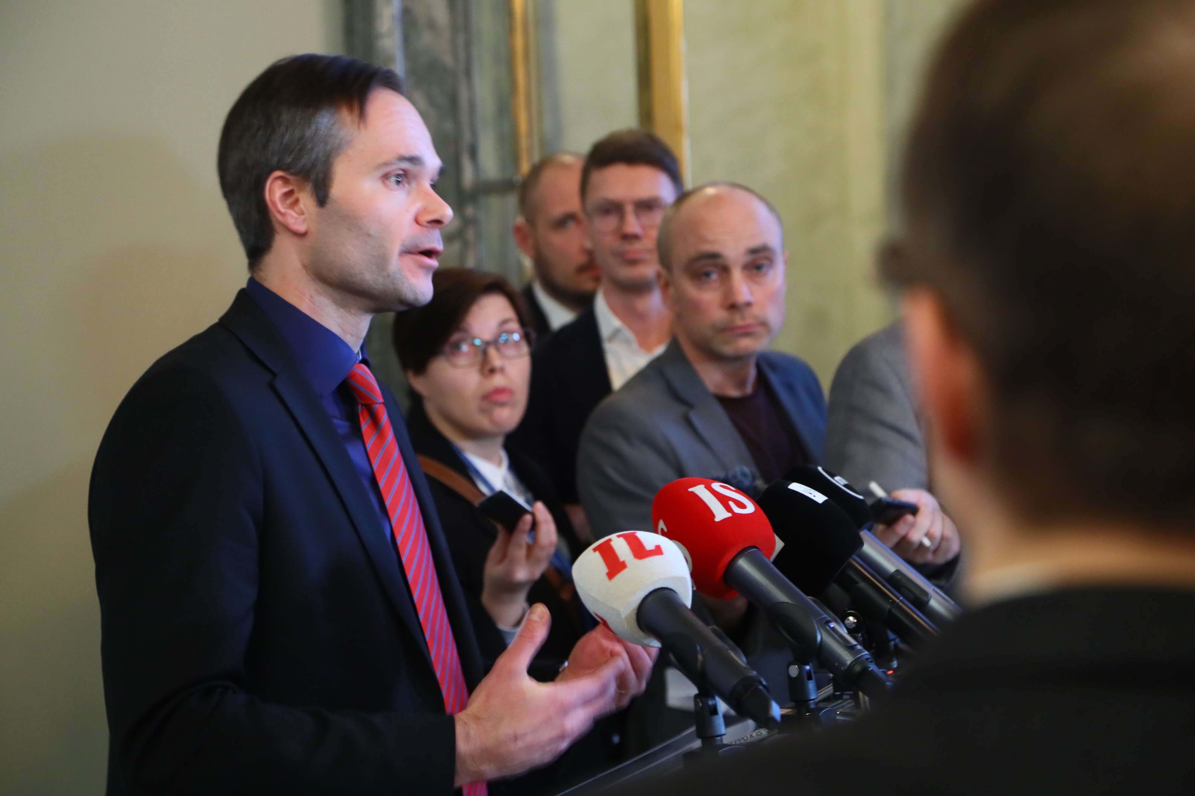 Sisäministeri Kai Mykkänen korosti, että Suomen ei ole tarkoitus irtautua ihmisoikeussopimuksista.