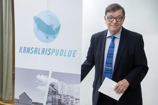 Jos Paavo Väyrynen ei pääse presidentiksi, hän perustaa eduskunnassa yhden miehen ryhmän. Kuva: Mauri Ratilainen/Com.pic