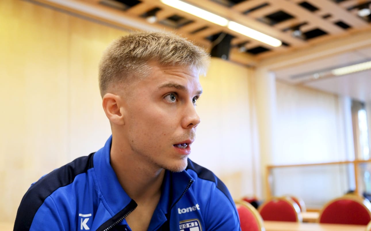 Oliver Antman on noussut Suomen miesten jalkapallomaajoukkueen tehopelaajaksi. LEHTIKUVA / Vesa Moilanen