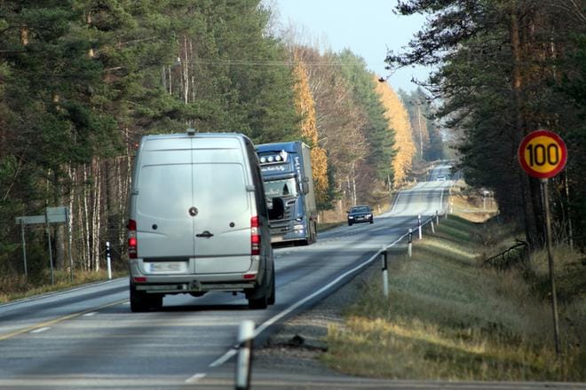 Suupohjasta pääsee Seinäjoelle nykyisin monesti nopeimmin Jalasjärvelle johtavan Tokerotien kautta. KUVA: JORMA HAVULA