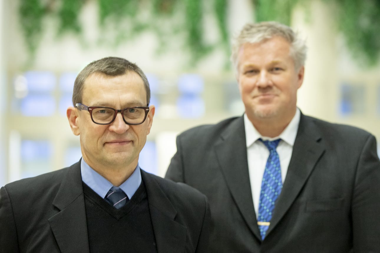 Raahen Kokoomus ry:n puheenjohtaja Eero Kemppainen ja varapuheenjohtaja Jouko Selkälä kokevat suureksi kunnaiksi päästä juhlistamaan yhdistystä, joka on kestänyt mukana muuttavassa yhteiskunnassa jo 100 vuotta. Kemppainen sanoo, että yhdistys ottaa mielellään uusia jäseniä mukaan.