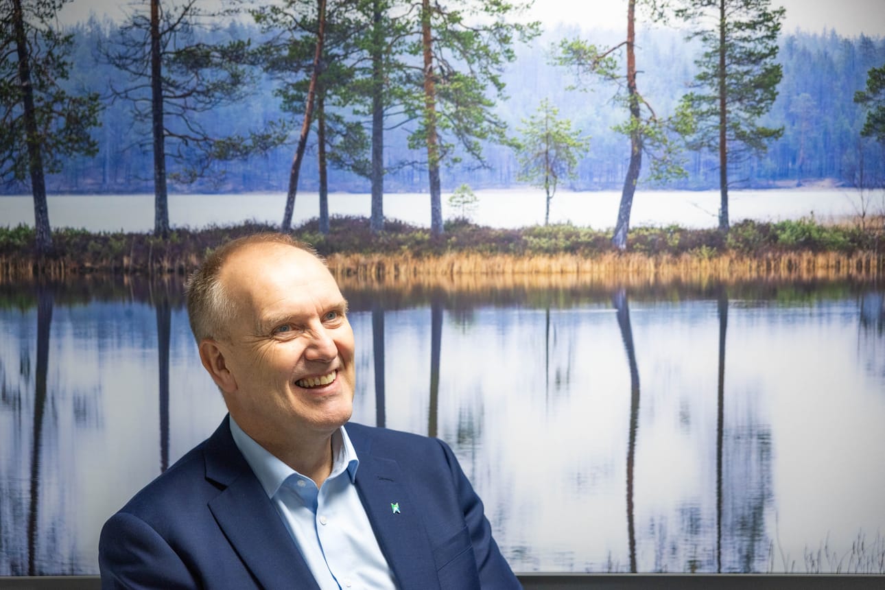Metsähallituksen pääjohtajan Juha S. Niemelän mukaan luontokeskusten ylläpitämiseksi ja tehostamiseksi pohditaan erilaisia ratkaisuja. Jo nyt osaa keskuksista pyöritetään yrittäjävetoisesti.