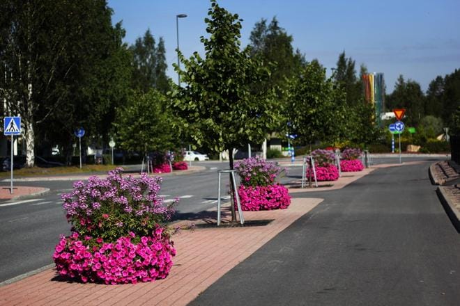 Neuvotteluiden lopputuloksena työnantaja tulee lomauttamaan enintään 300 työntekijää ja viranhaltijaa. Lomautukset koskevat kaikkia tehtäväryhmiä, myös hallinto- ja esimiestehtäviä. Lomautusten vuoksi kaupunki ei palkkaa tänä vuonna kesätyöntekijöitä lainkaan. KUVA: JOHANNA KATAJA