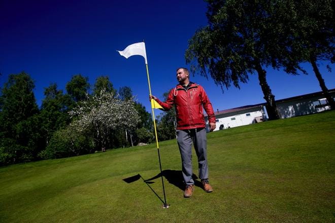 Toimitus- ja toiminnanjohtaja Joonas Nieminen kertoo, että uudella kentällä on riittänyt pelaajia KUVAT: JAAKKO ELENIUS