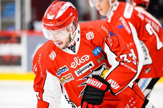 Ranskalaishyökkääjä Valentin Claireaux teki eilen voittomaalin Ässien verkkoon. KUVA: SAMPPA TOIVONEN