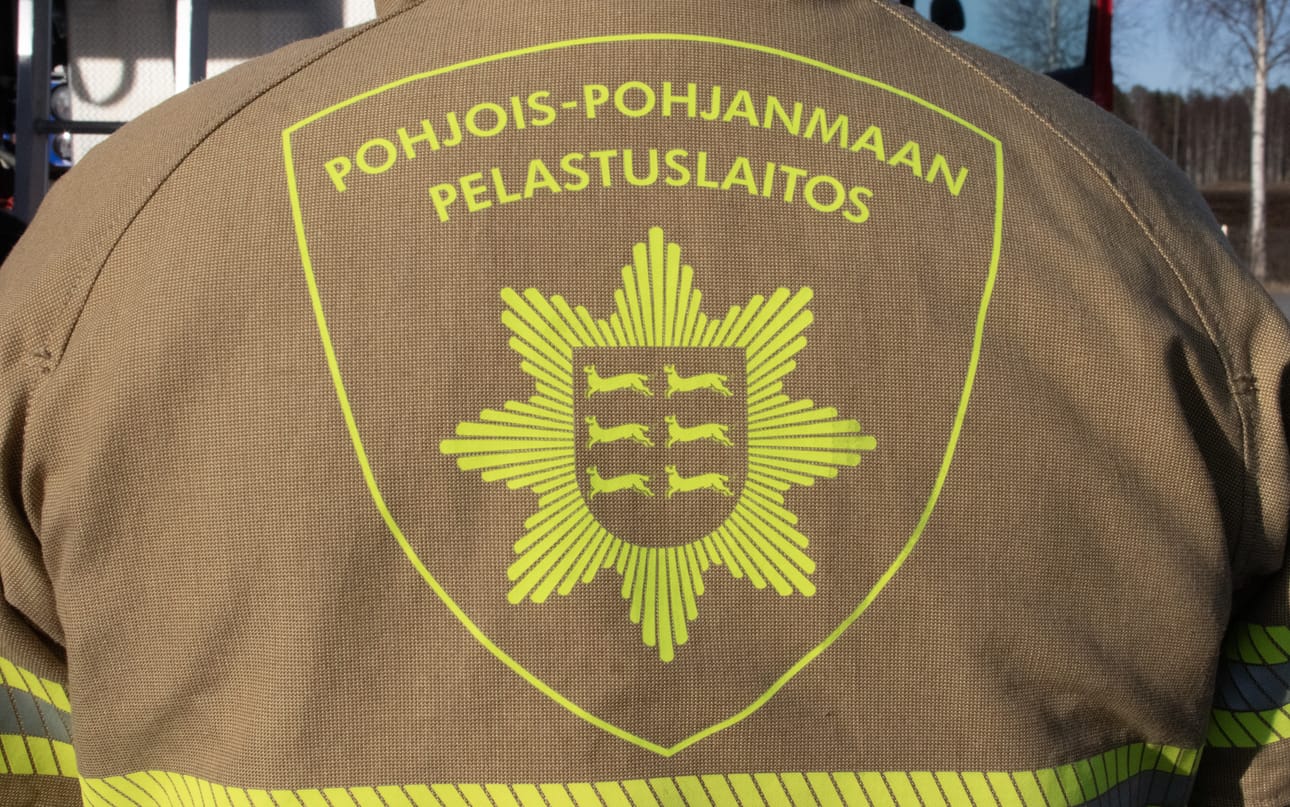 Pelastajat olivat tiistaina hoitamassa Pyhännällä kiireetöntä tehtävää.