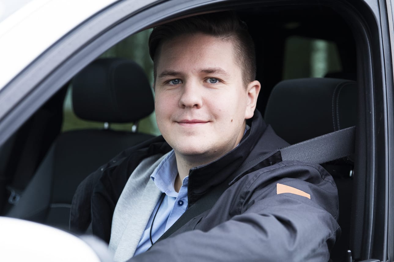 Elämänturvayhtiö LähiTapiolalla tiedetään, että parhaistakin varotoimista huolimatta ihmisiä liukastuu, jää auton alle ja joutuu poro- ja hirvikolareihin. ”Siksi oikean turvan valitseminen autolle ja ihmiselle on todella tärkeää,” LähiTapiola Lapin myyntijohtaja Max Hakulinen muistuttaa.
