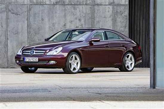 CLS 280, CLS 320 CDI ja CLS 350 CGI -malleissa sivuilmettä hallitsevat 17-tuumaiset kevytmetallivanteet. CLS 500:ssa vanteen koko on 18 tuumaa.