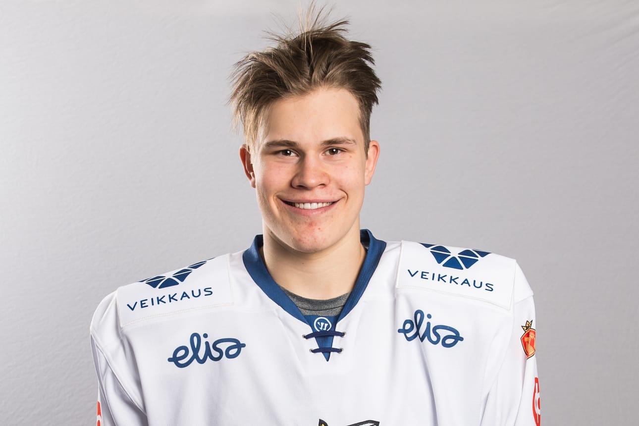 Jesse Puljujärven teki MM-debyytin aikuisten tasolla sunnuntain Ranska-ottelussa.