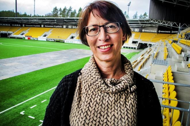 Kristillisdemokraatteja johtava kansanedustaja Sari Essayah piti juhlapuheen hölkkä- ja kuntoliikuntaseura Häjyjen 40-vuotisjuhlissa Seinäjoella. Essayah kuuluu myös Kansainväliseen olympiakomiteaan. KUVA: MARJA TYYNISMAA