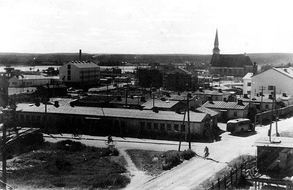 Lukija kertoo matkastaan Rovaniemen kauppalaan vuonna 1950.