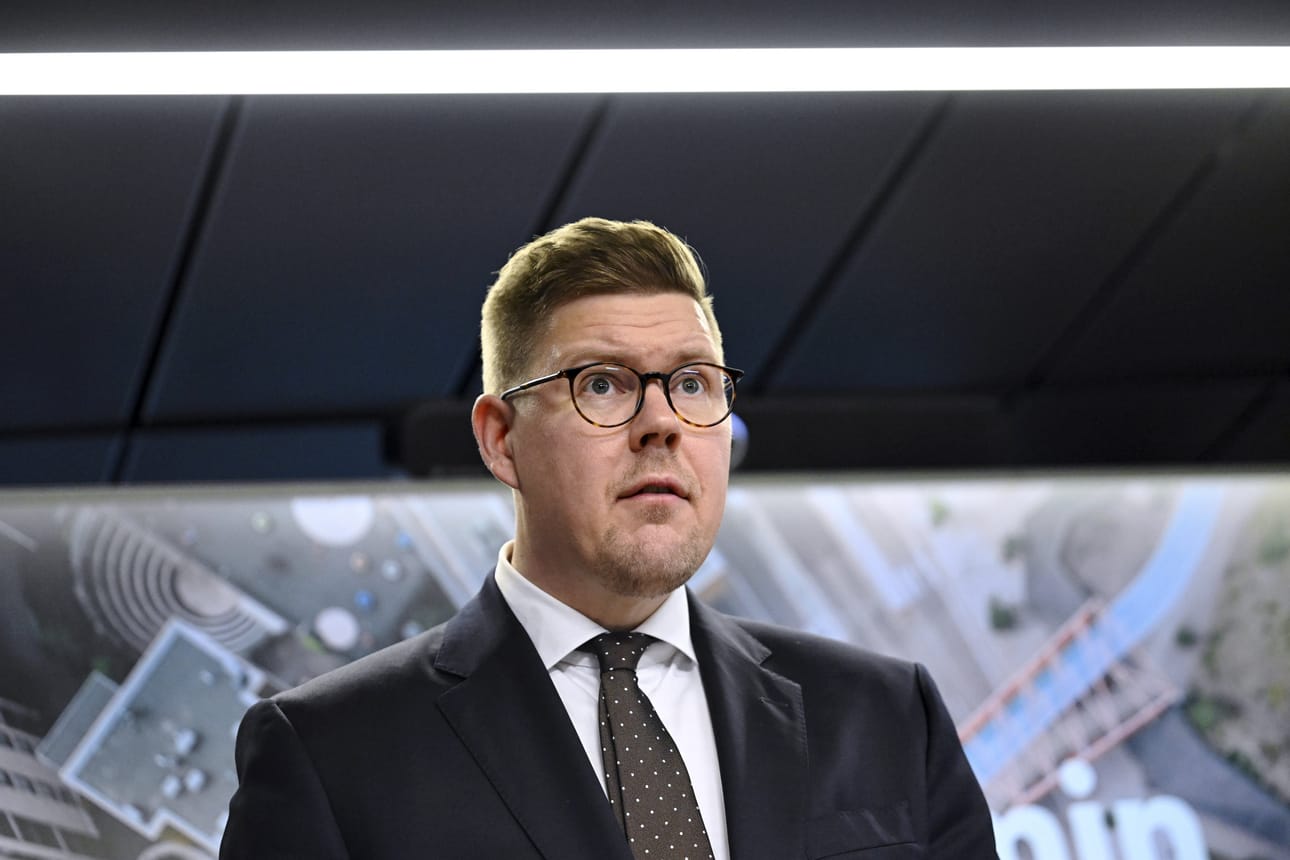 Antti Lindtmanin johtama SDP jatkaa suomalaisten suosikkina.