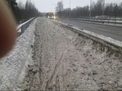 Talvipyöräilijän arki on Oulussa tämänkaltainen, kommentoi kuvan lähettänyt Kim Ahonen.