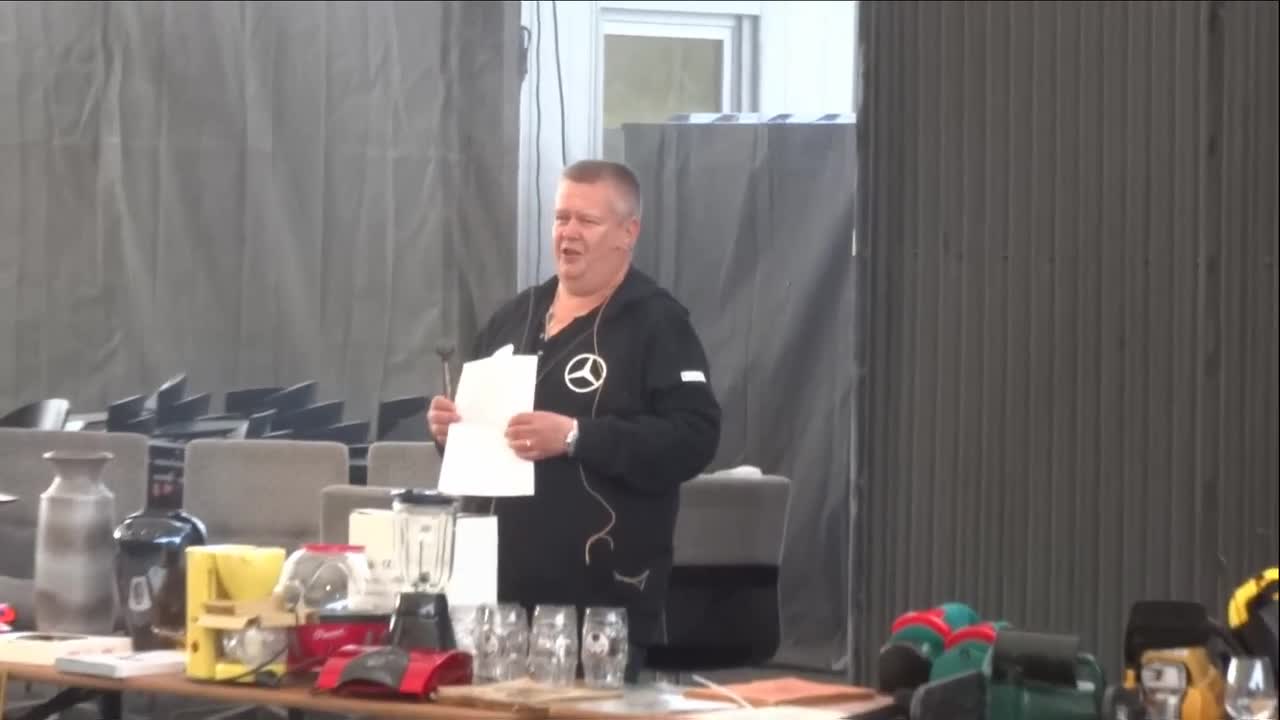 Huutokauppakeisari Oulun Möljällä