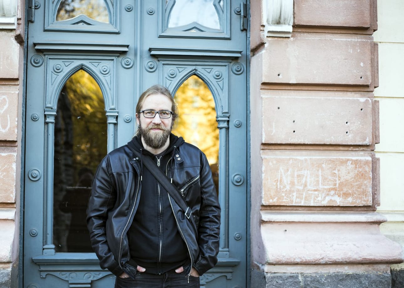 – Näitä asioita, joita päästin kirjassa esille, niin niistä ei puhuta julkisesti tai puolituttujen kanssa, sanoo Harri Filppa. Hänelle sarjakuva-albumin teko oli tärkeä osa suruprosessia, sillä se selvitti monia asioita hänelle itselleen. Purettuaan tuntojaan kirjassa hän on huomannut pystyvänsä puhumaan nykyään joistain asioista itkemättä.