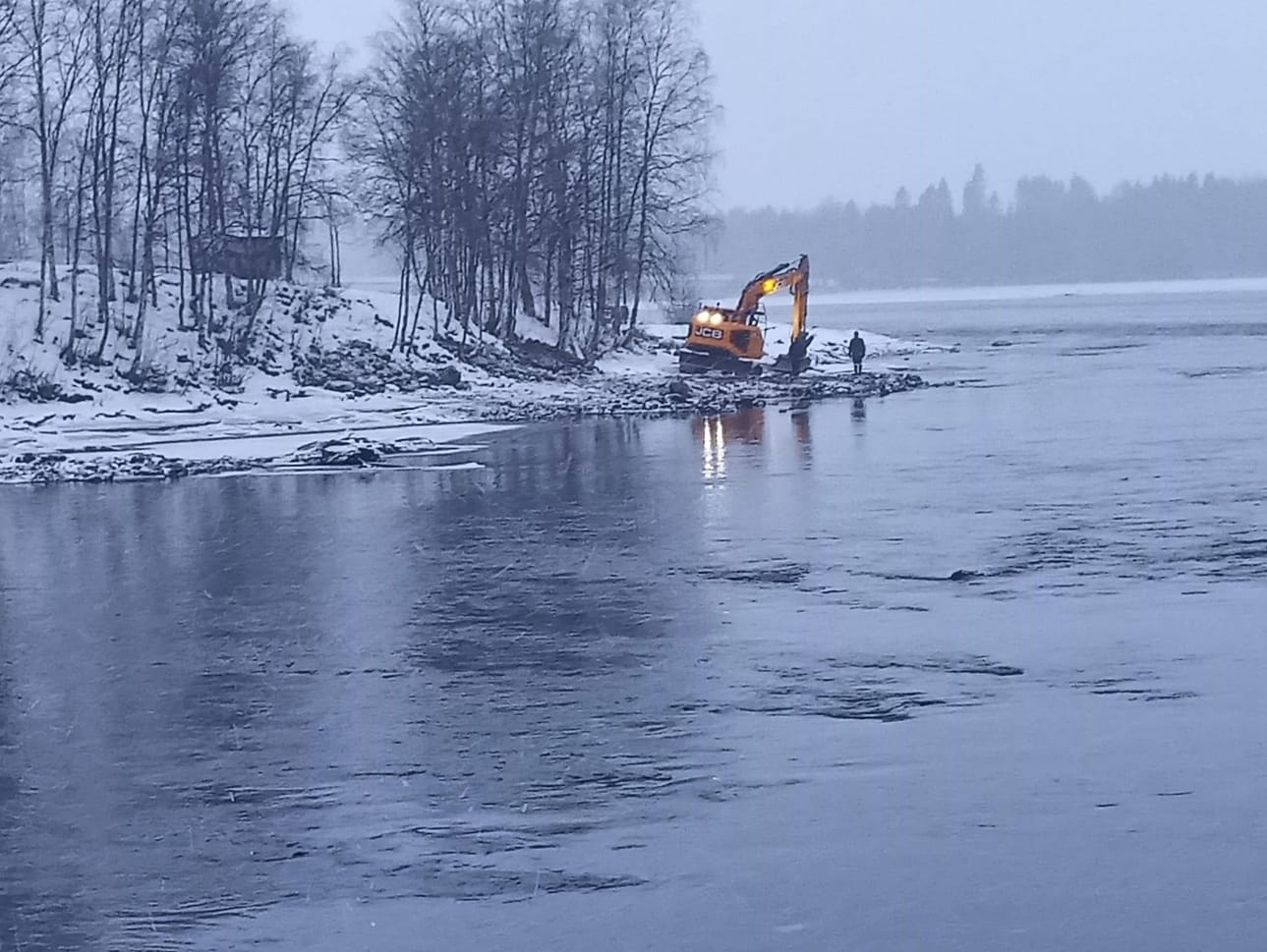 Lukija kuvasi Kuusisaaren kaivuutyötä tiistaina.