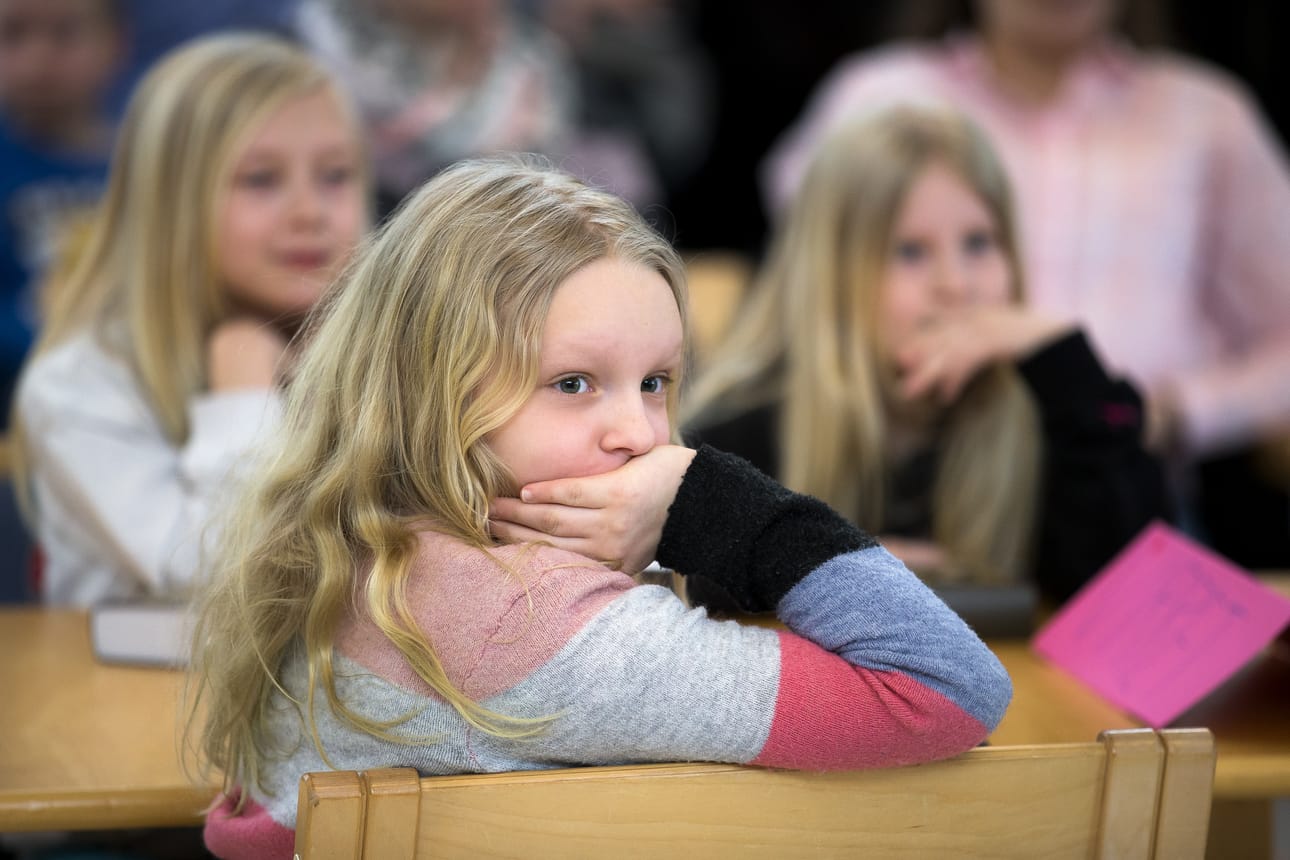 Riina Kämääräinen miettii virsivisan kuvatehtävää
