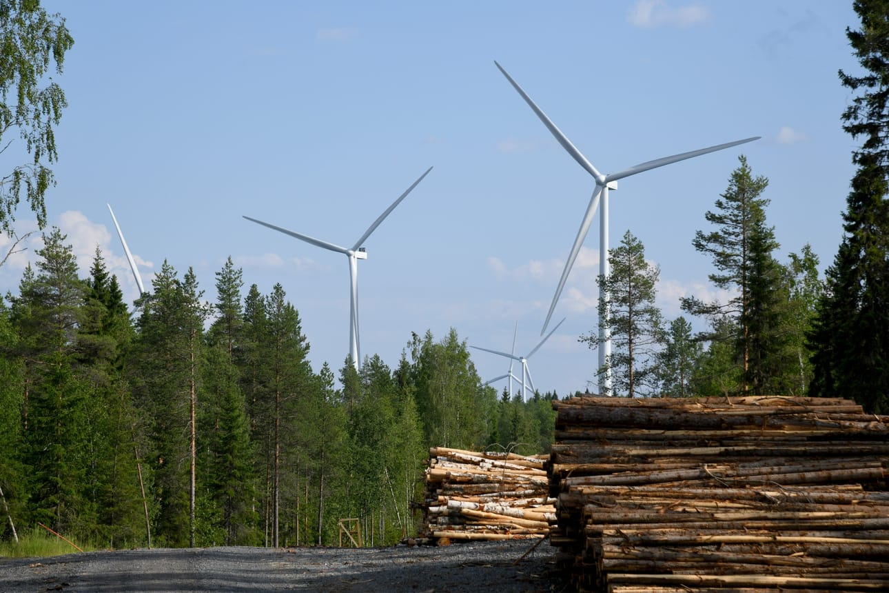 Sähkömarkkinoilla on nähty tiistaina poikkeuksellinen päivä, kun koko päivän pörssisähkö on ollut miinusmerkkinen. LEHTIKUVA / Tomi Hirvinen