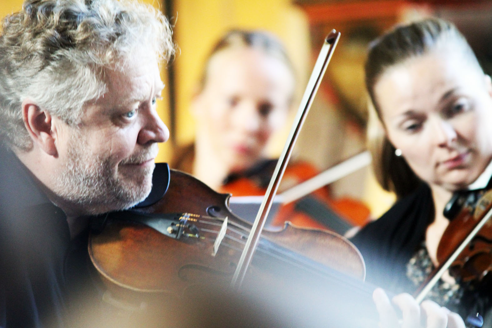 Reijo Tunkkari johti Oulunsalo Ensembleä. Hailuodon Musiikkipäivillä esiintyi koko Tunkkarin lahjakas musiikkiperhe.