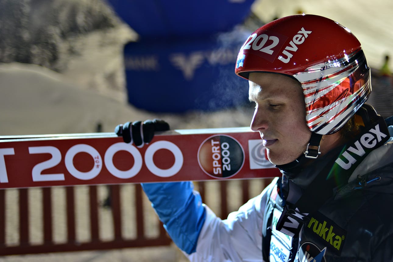 Lauri Asikainen sijoittui viime kaudella maailmancupin osakilpailuissa parhaimmillaan 16:ksi.