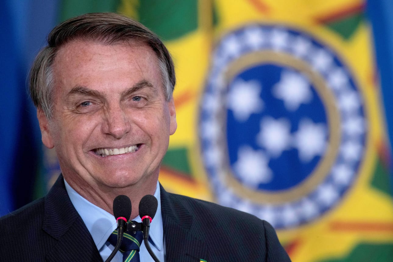 Brasilian presidentti Jair Bolsonaro kannusti väkeä kaduille sunnuntaina huolimatta varoituksista liityen koronavirukseen.
