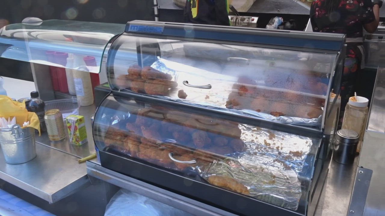Ruokatapahtuma Oulun kauppatorilla